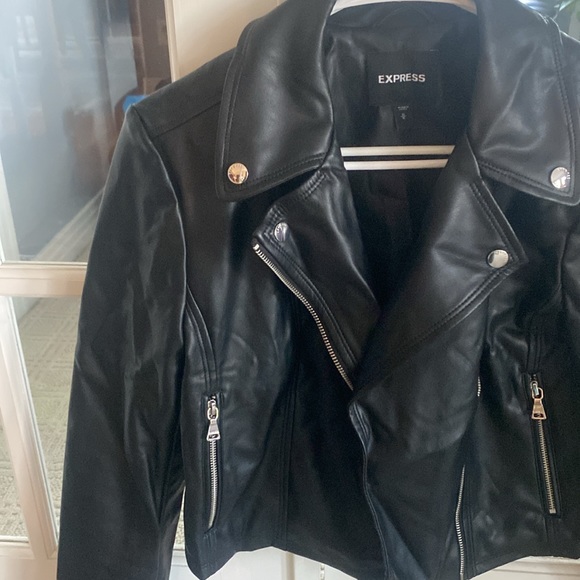 Black leather jacket - Picture 2 of 4